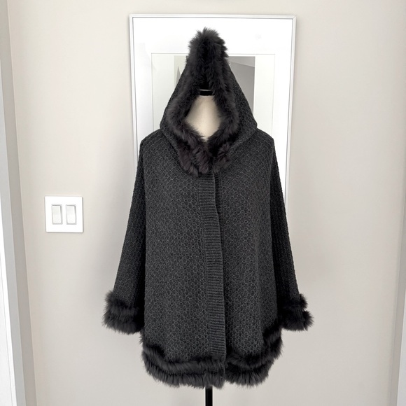 Hooded Grey Knitted Cape with Rabbit Fur Trim Dolce Cabo O/S - Picture 15 of 15